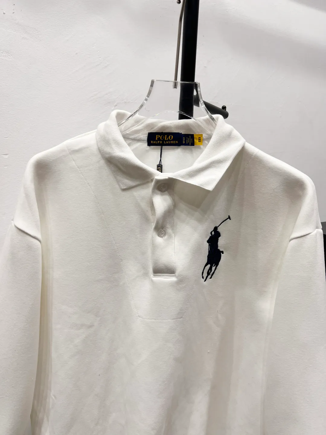 P130 zp version [exclusive supply] - Rah Lauren classic four-season basic three-dimensional Malaysia LOGO-No. 3 armband solid color long-sleeved shirt - Original consistent 280g heavy Chinese cotton composite fabric ✅ - Three-dimensional Malaysia embroidery White pearlescent buttons ✅ - Professional placket processing ✅ -Rah Lauren classic Malaysia logo｜Unlock the British retro sports style to create a tall silhouette The iconic Malaysia embroidery logo interprets American origin The solid color system can easily control both formal and casual scenes. Color: White Size: S M L XL